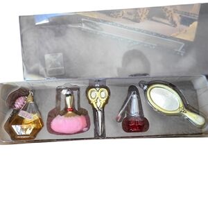 Department 56, RARE 2001 Retired Christmas Ornament Set, Beauty Tools